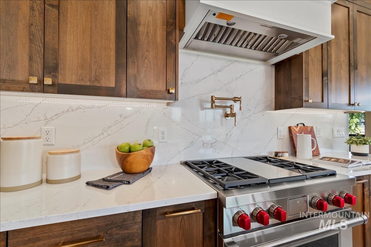 3491 N Templeton Way