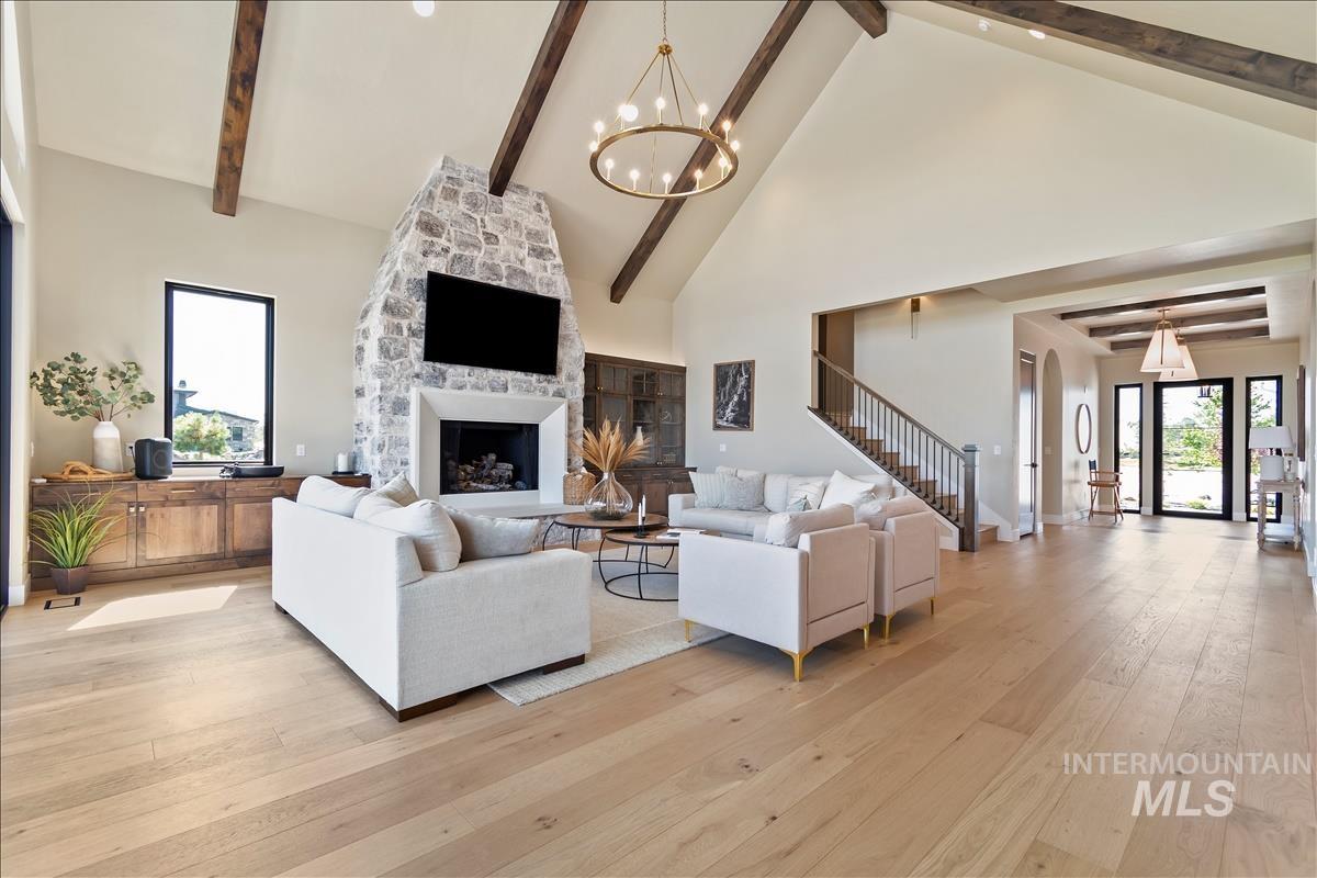 3491 N Templeton Way