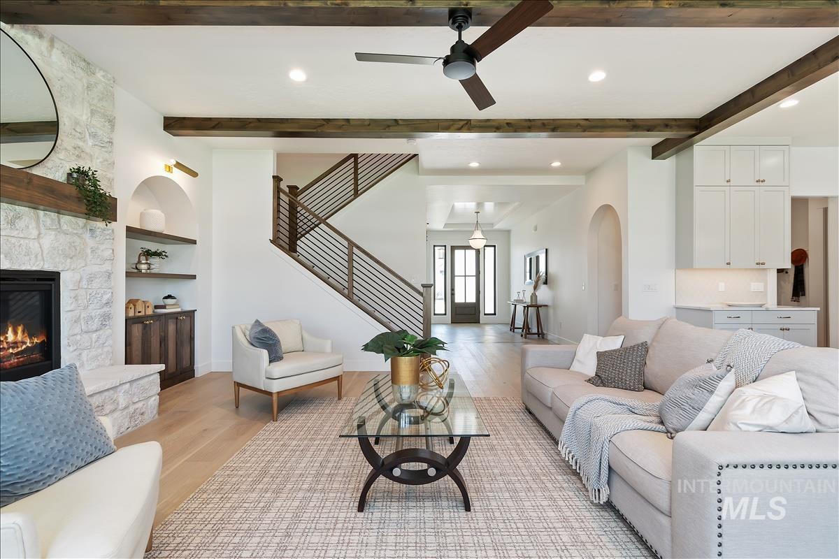 3506 N Templeton Way