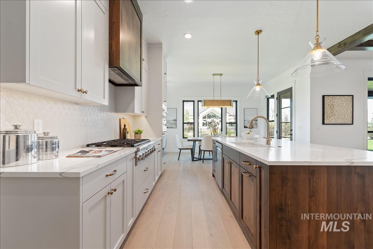 3506 N Templeton Way