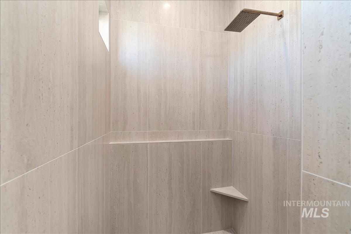 3506 N Templeton Way