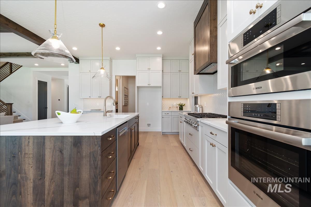 3506 N Templeton Way