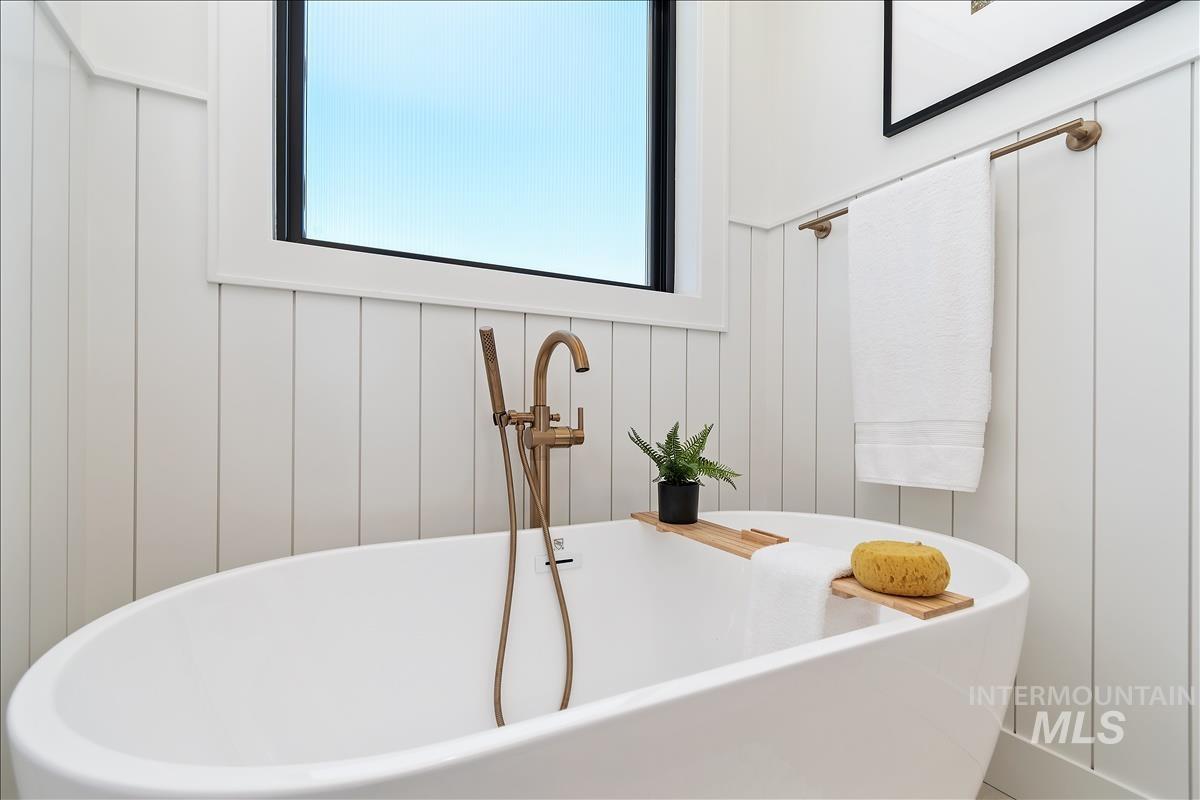 3506 N Templeton Way