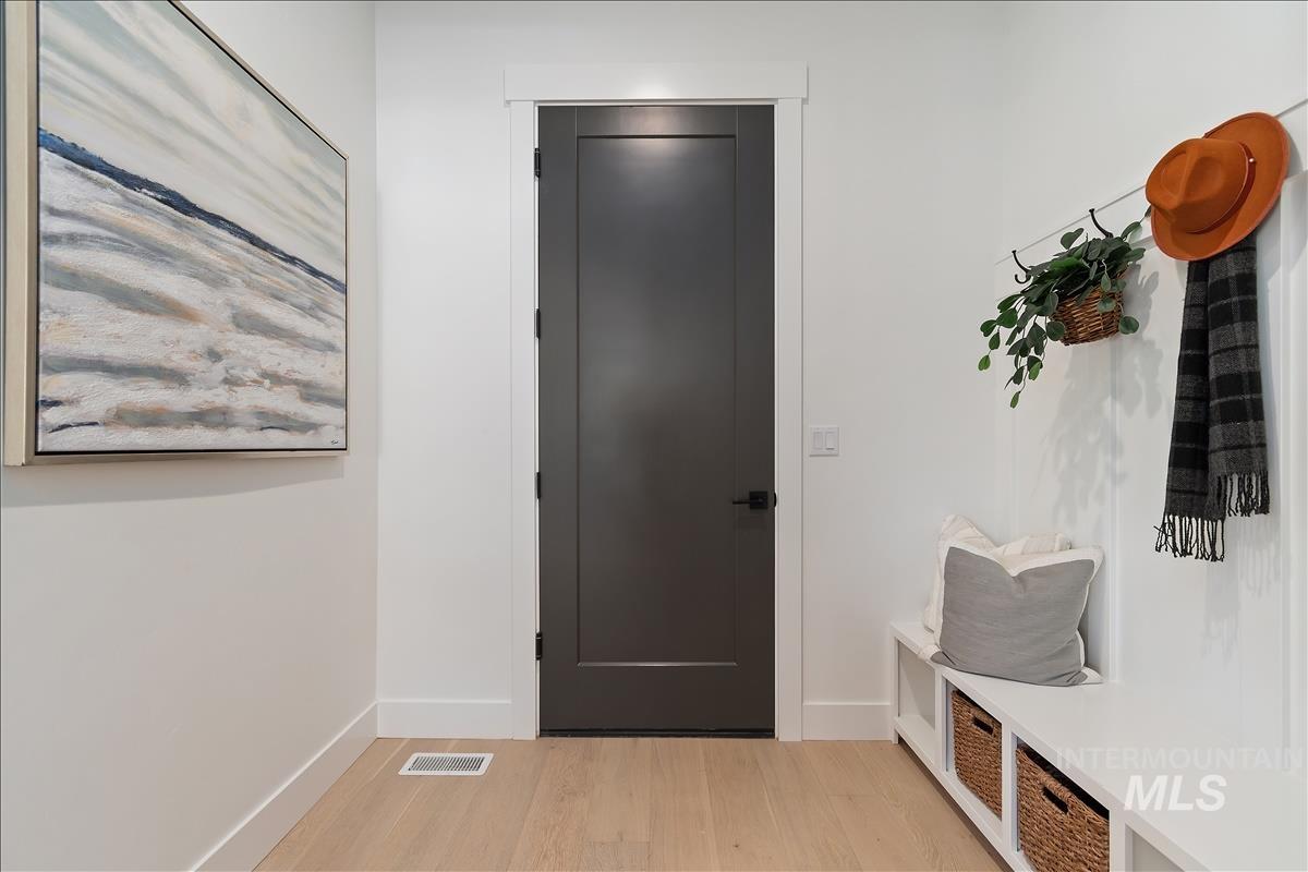 3506 N Templeton Way