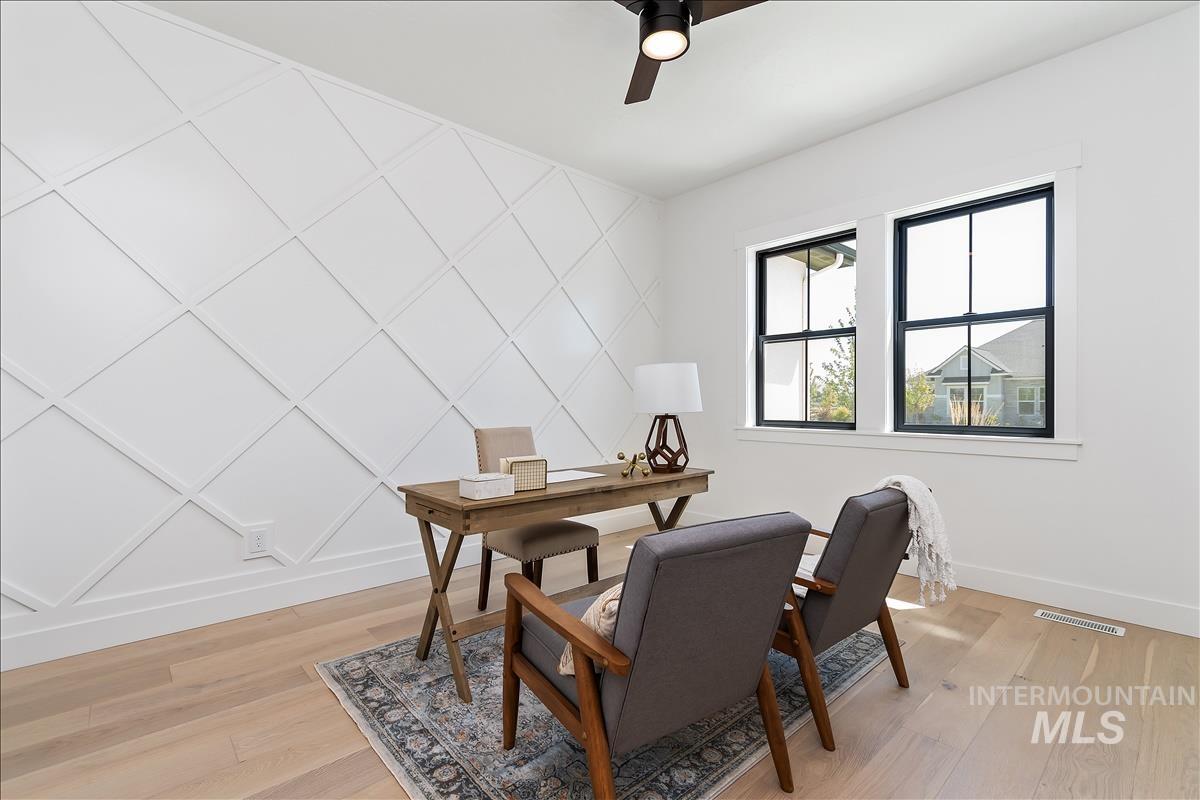 3506 N Templeton Way