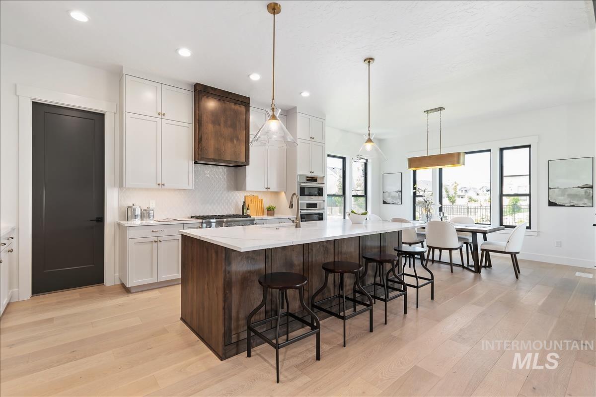 3506 N Templeton Way