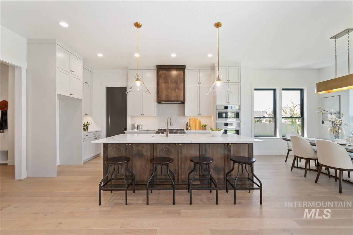 3506 N Templeton Way