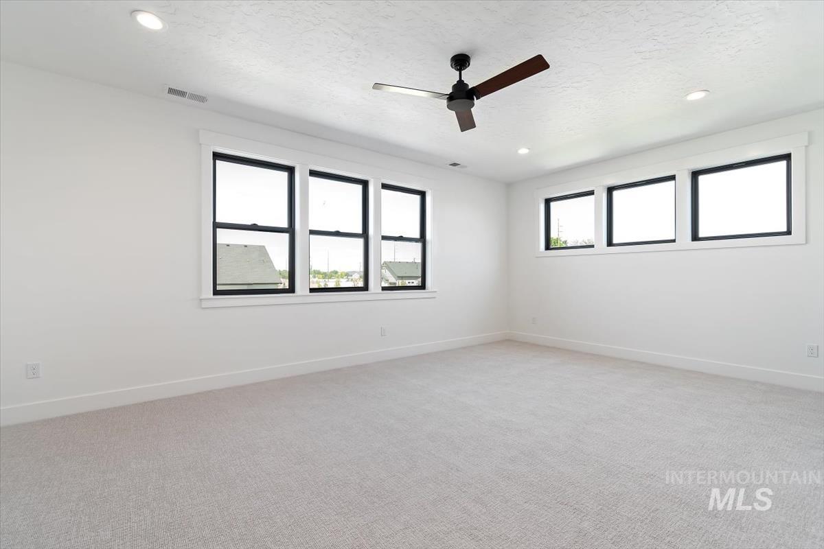 3506 N Templeton Way