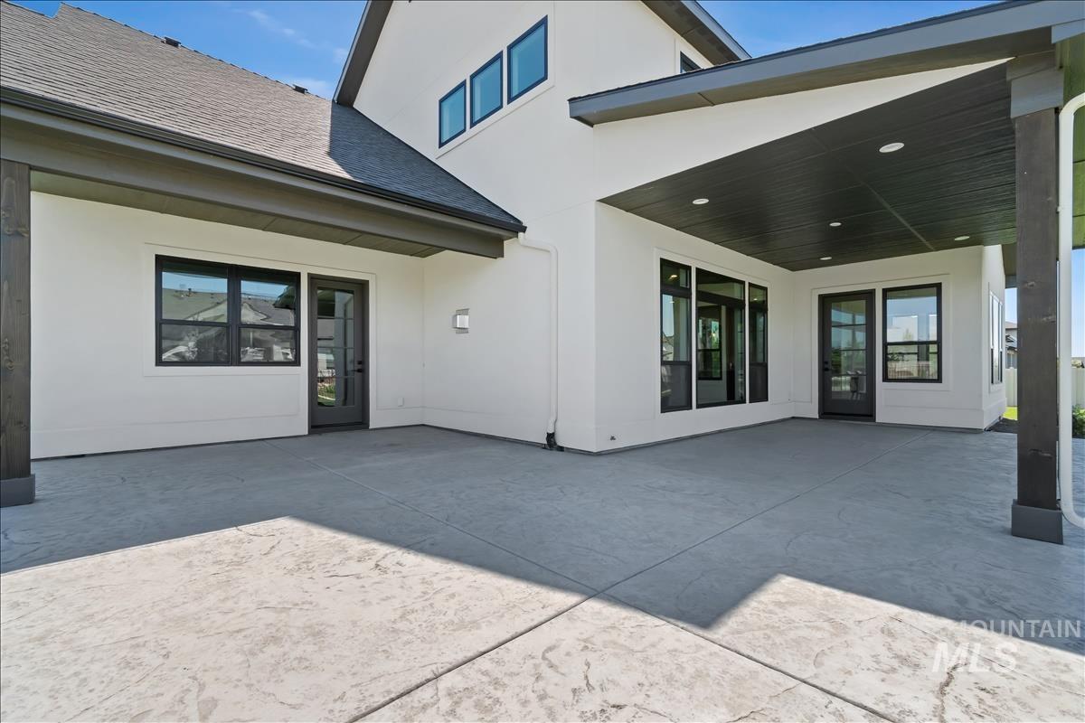 3506 N Templeton Way