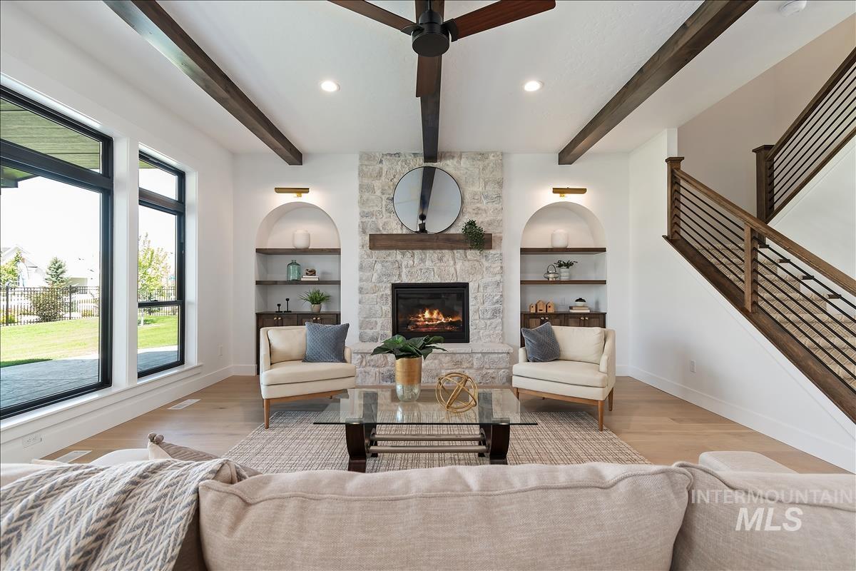 3506 N Templeton Way