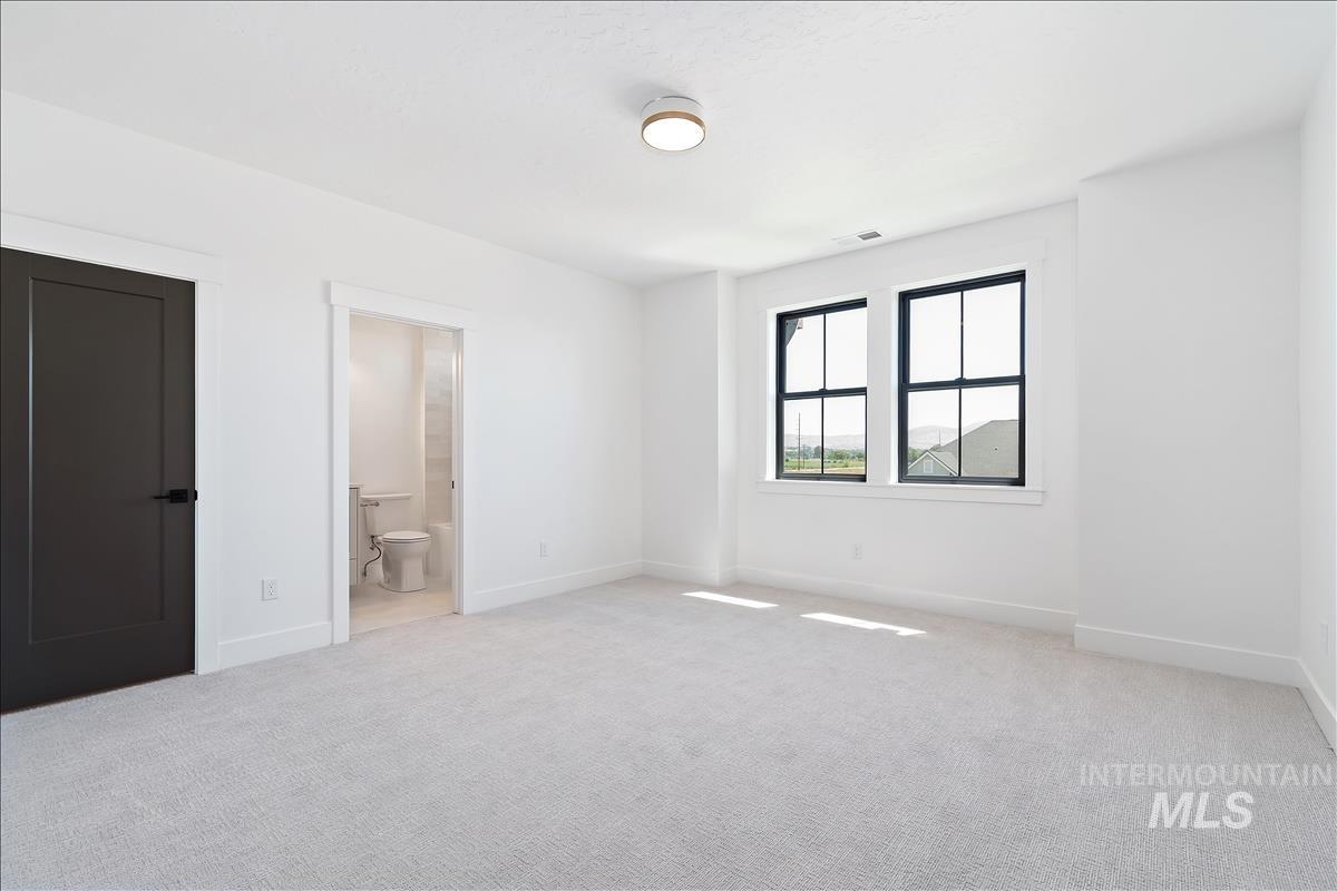 3506 N Templeton Way