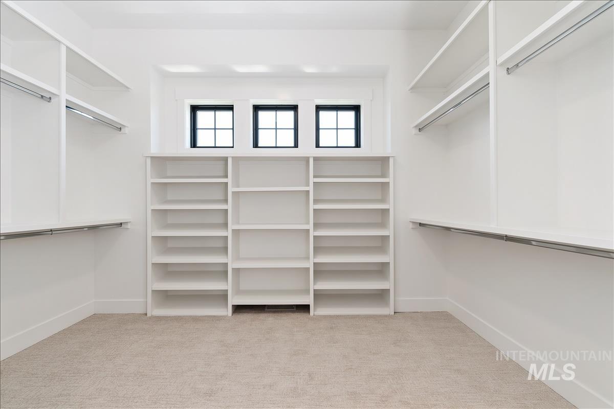 3506 N Templeton Way