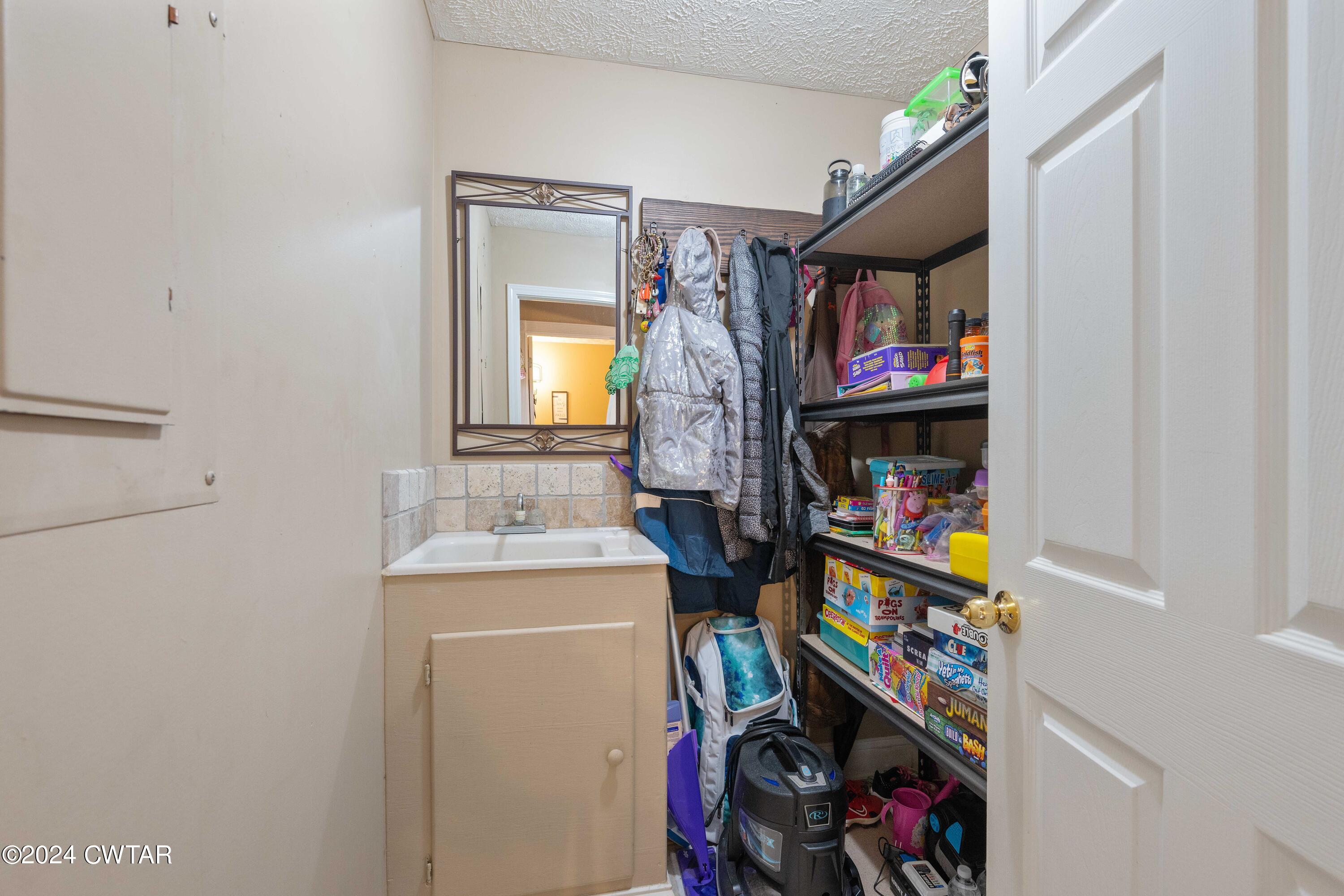 2989 Piney Creek Road