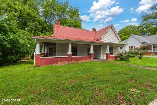 221 Crook Avenue