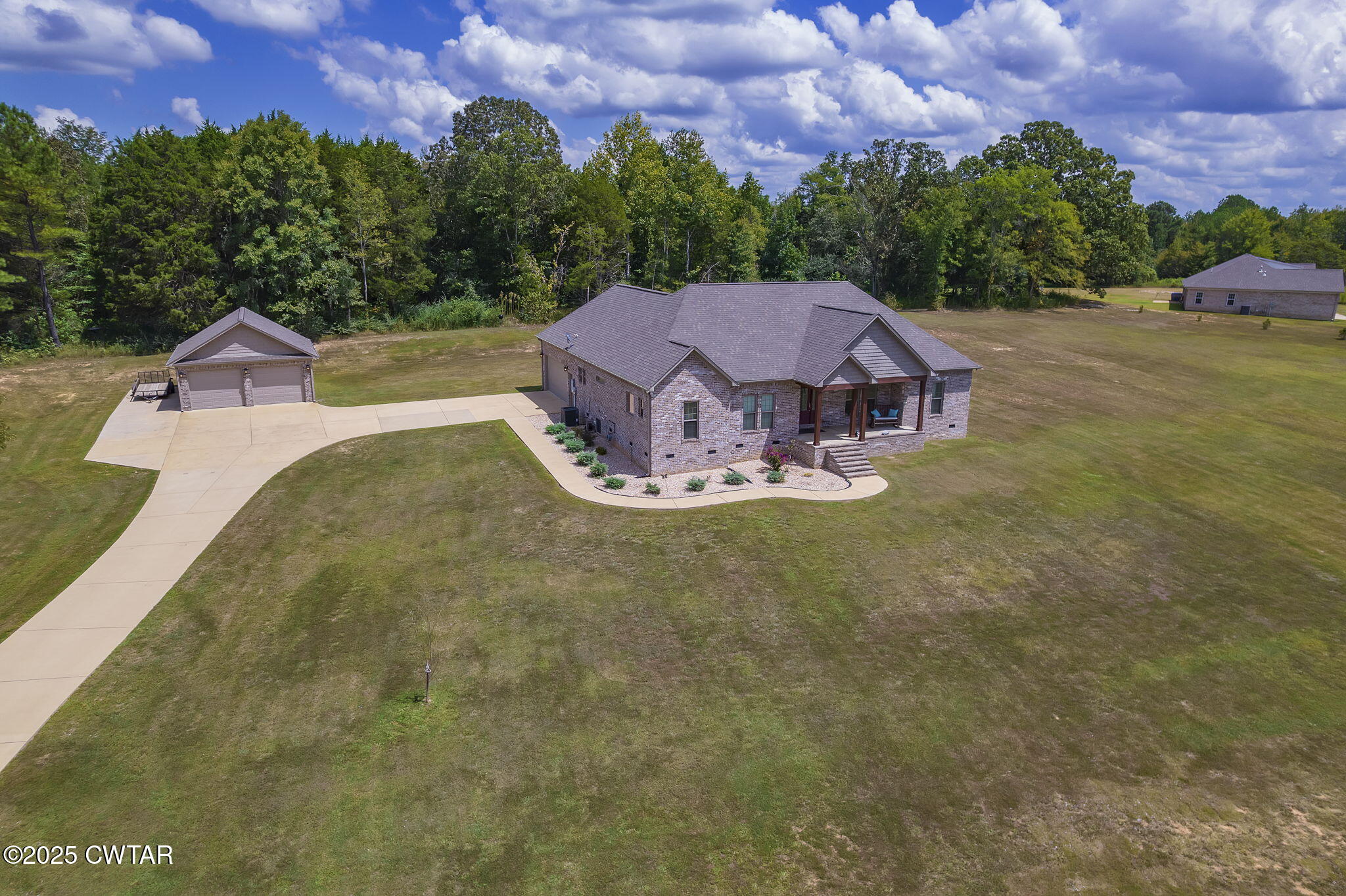 240 Greystone Cv Street