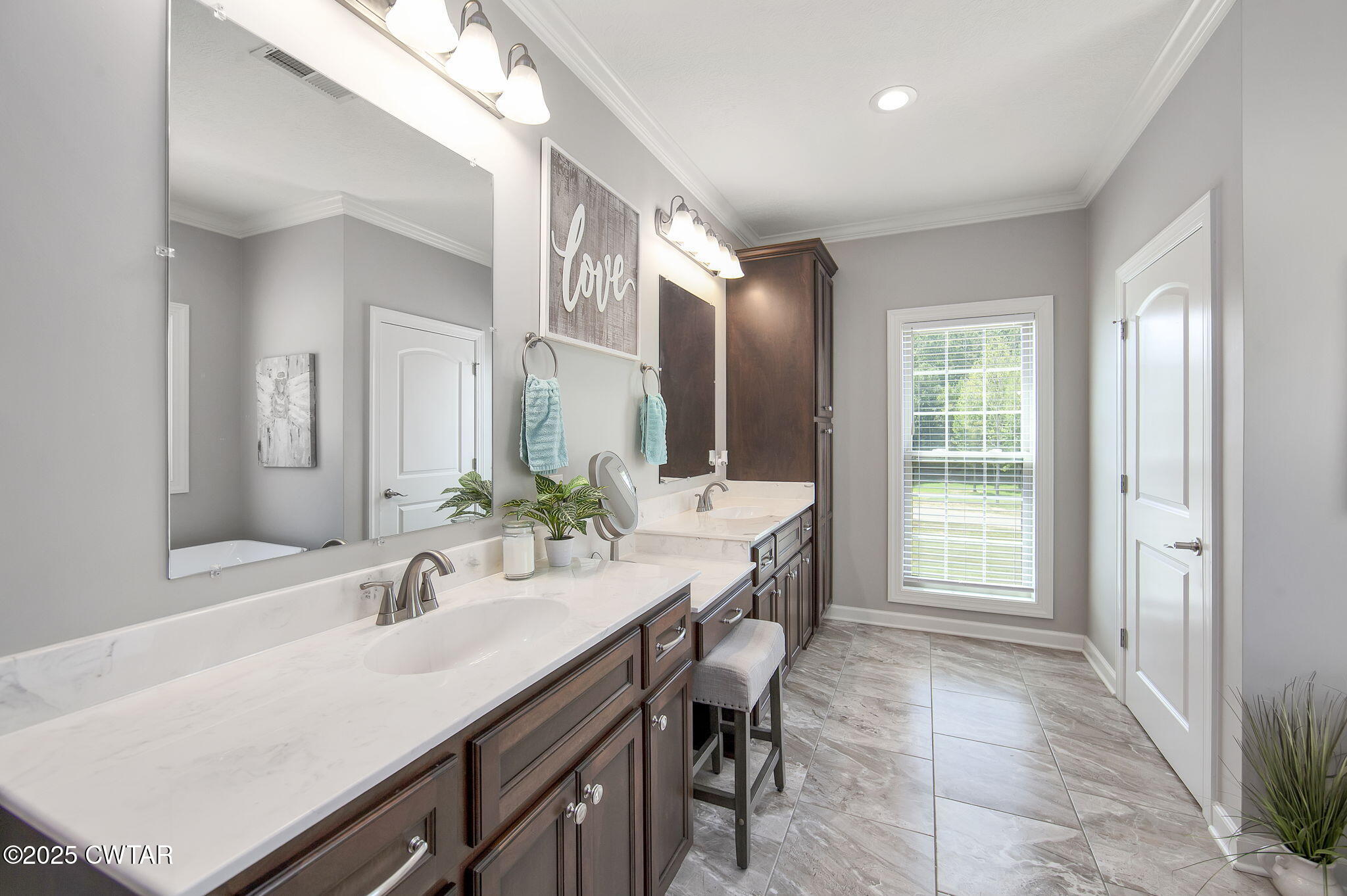 240 Greystone Cv Street