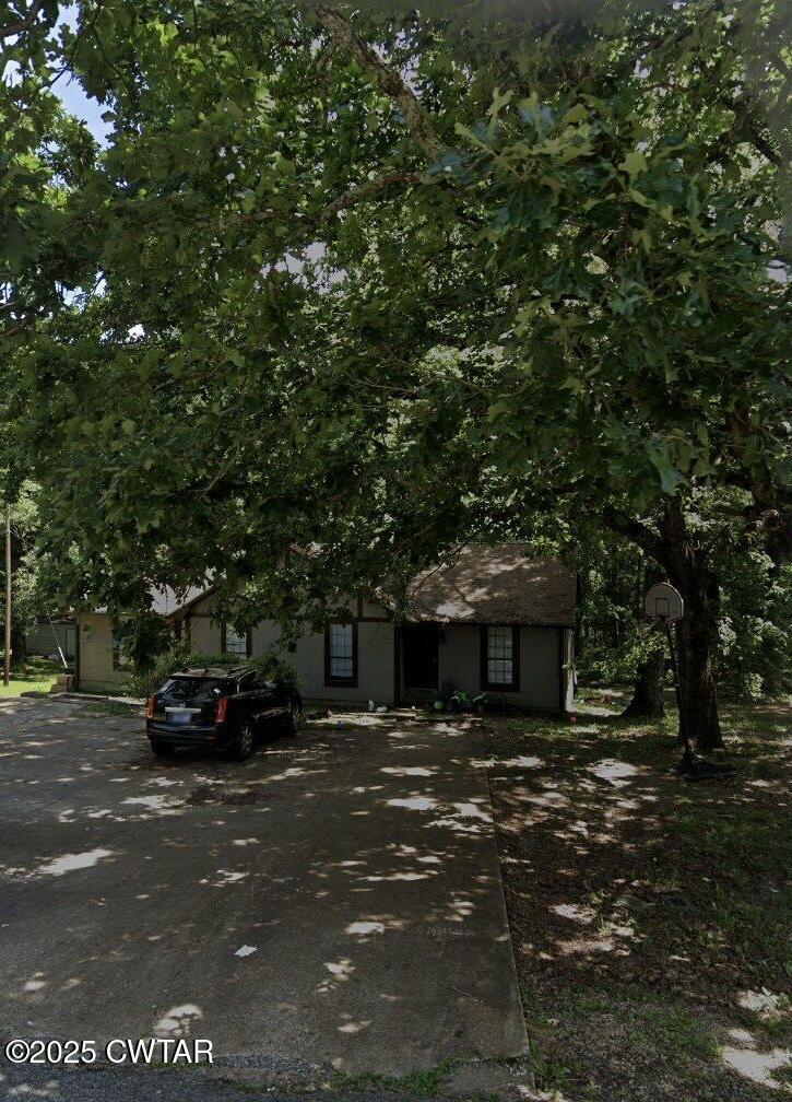 961 Woodland Drive