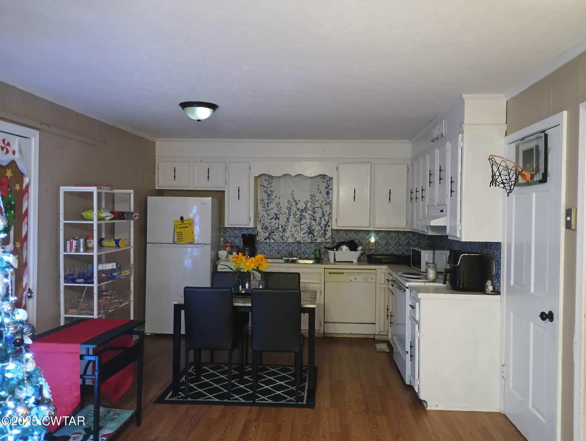 961 Woodland Drive