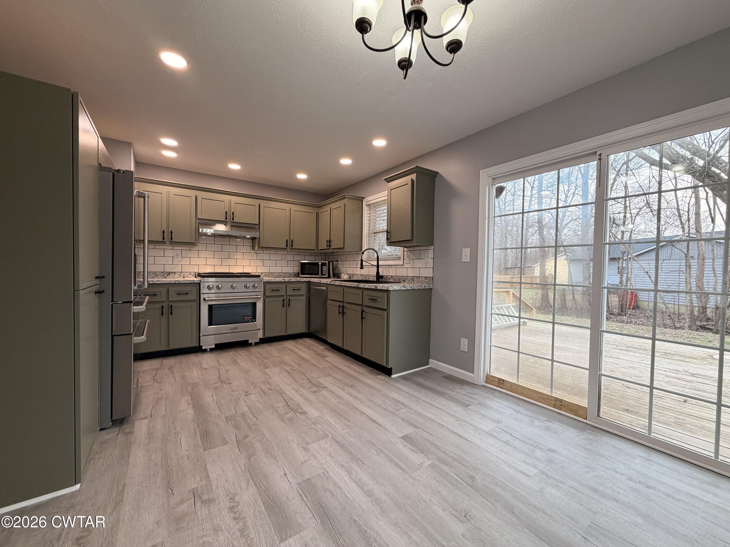 30 Dustin Cove