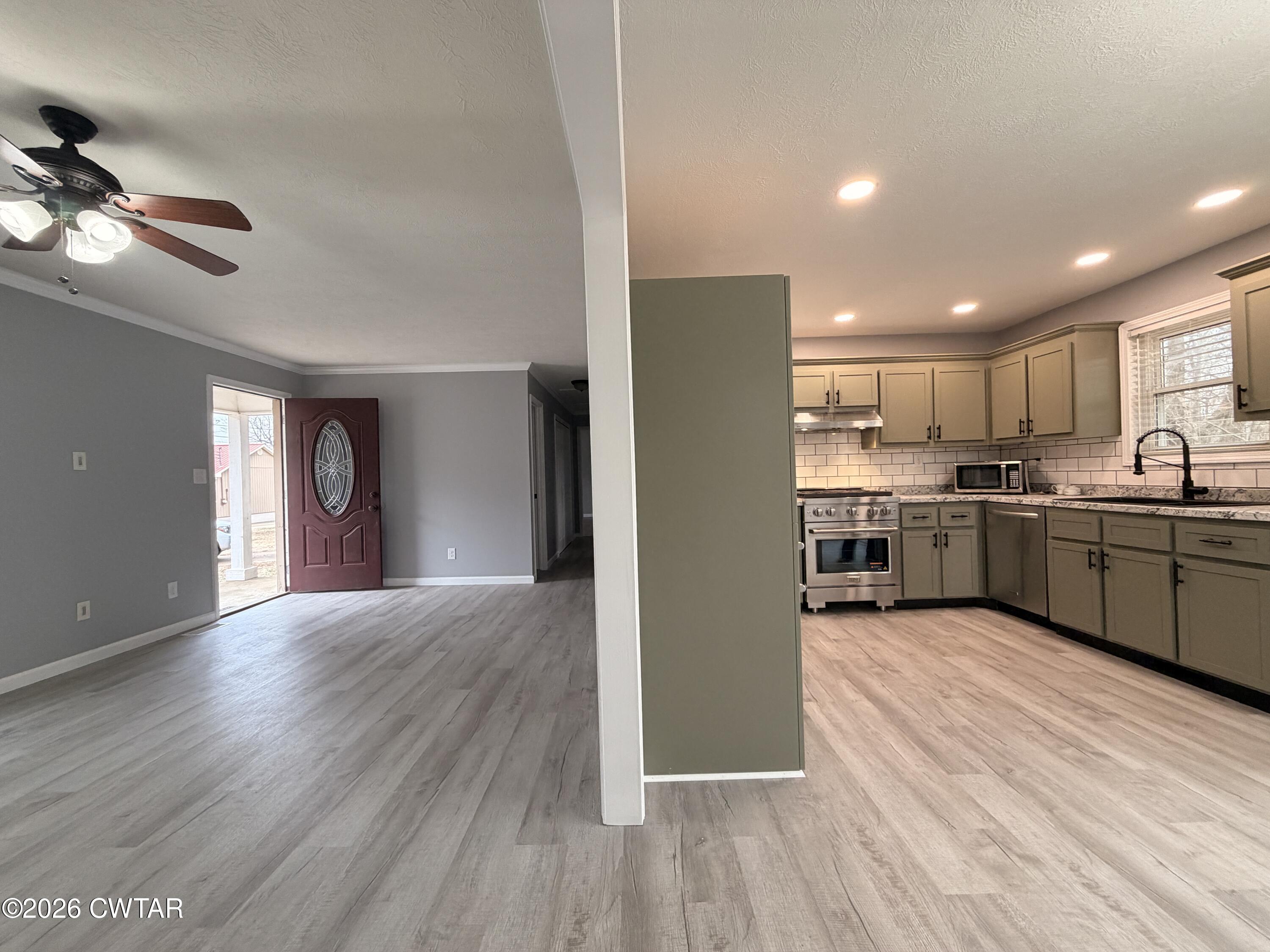 30 Dustin Cove