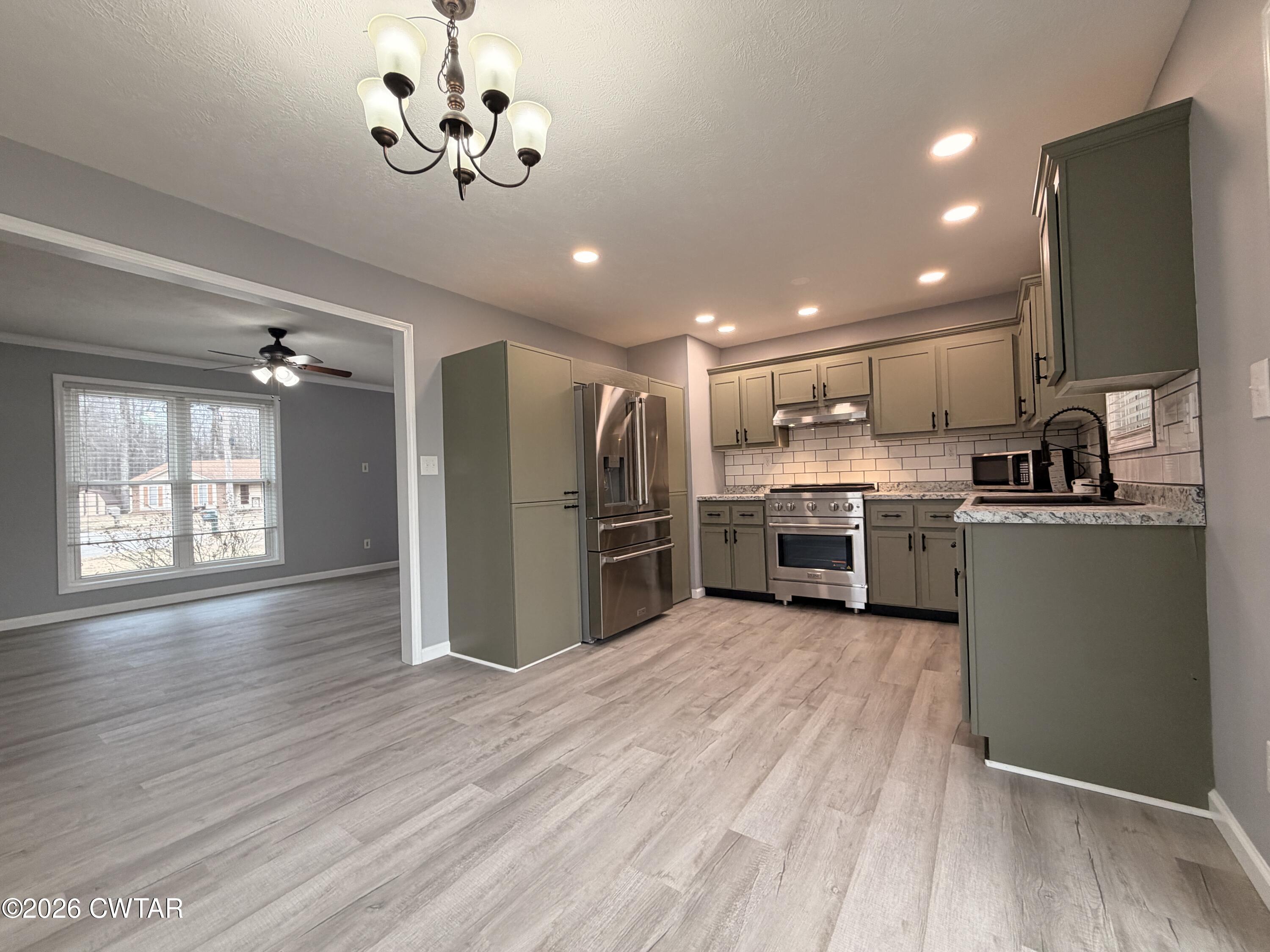 30 Dustin Cove