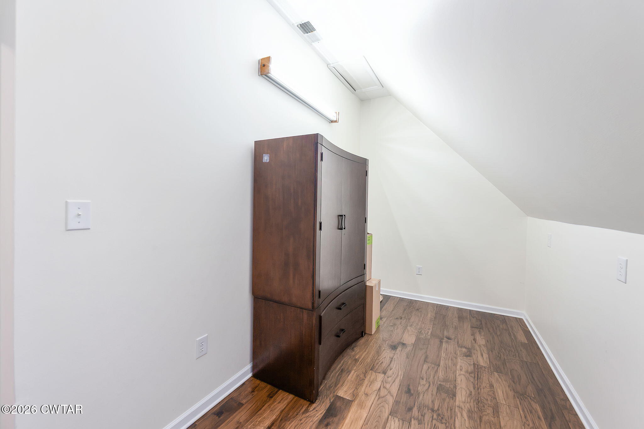 105 Center Hill-Wright Road