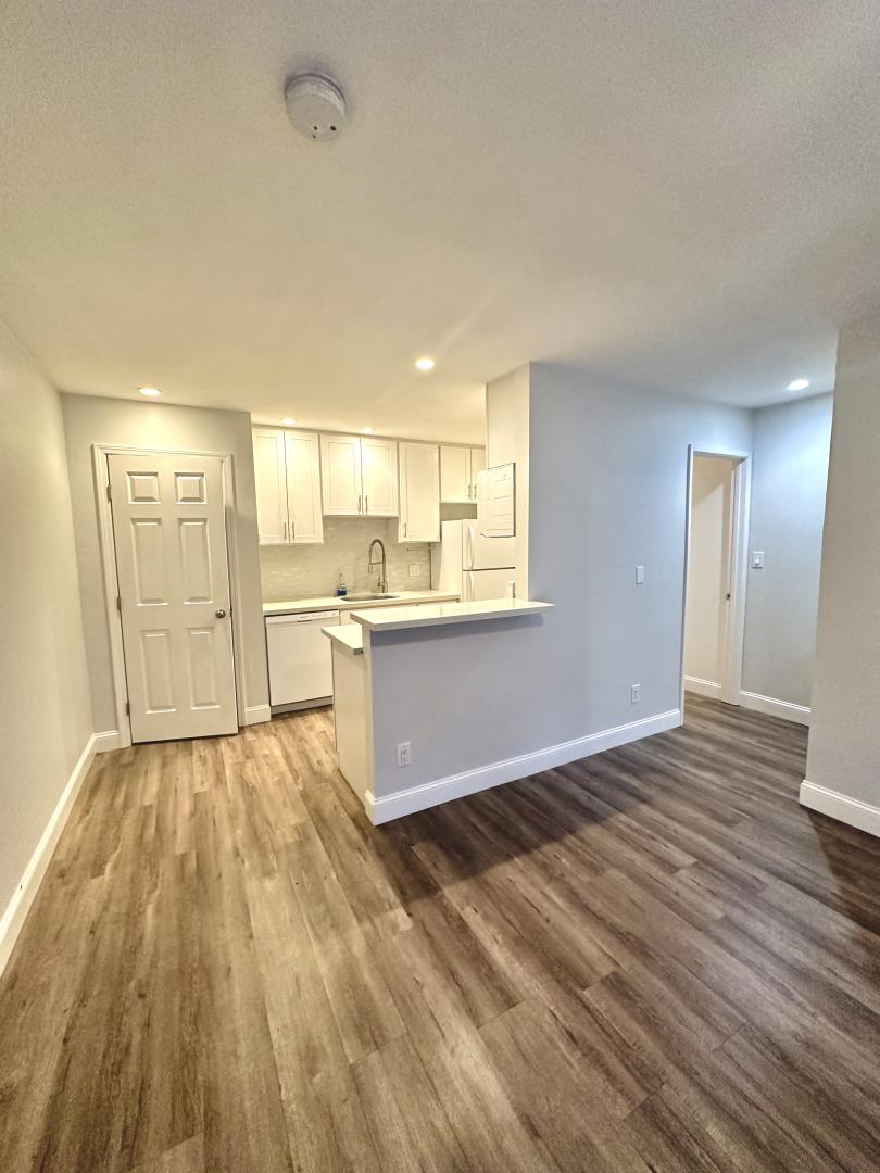 401 Piccadilly PL 9