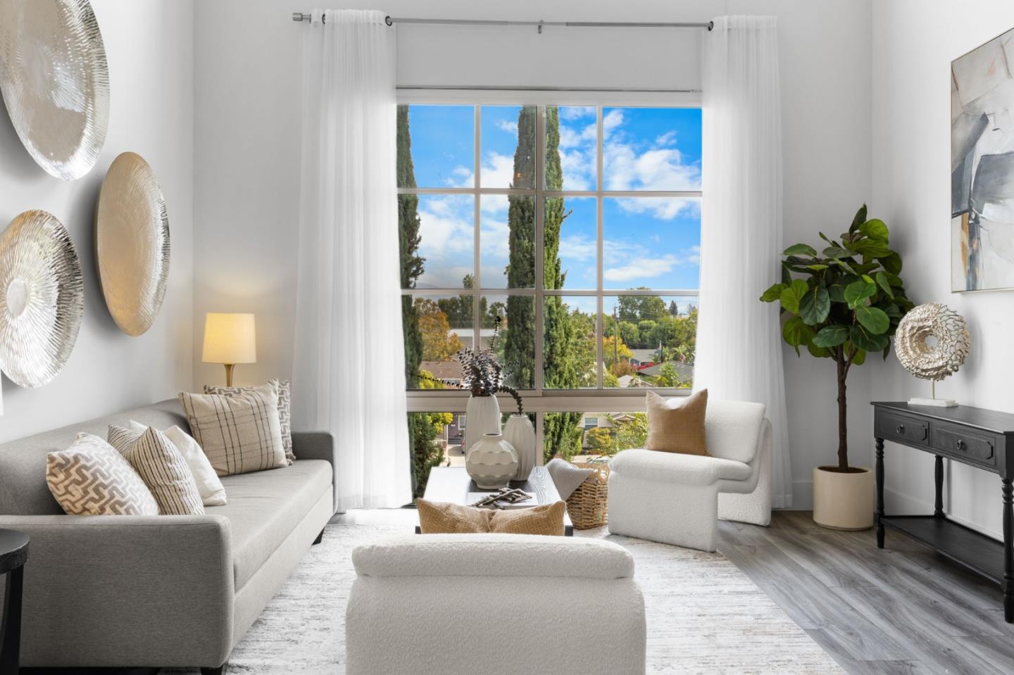 334 Santana ROW 304