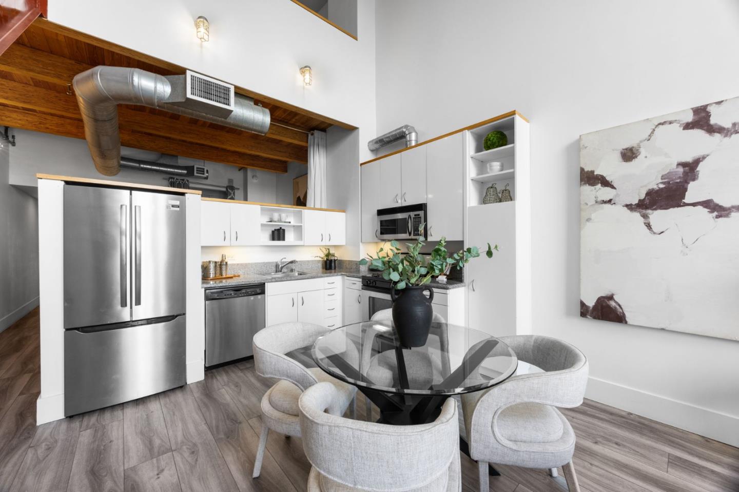 334 Santana ROW 304