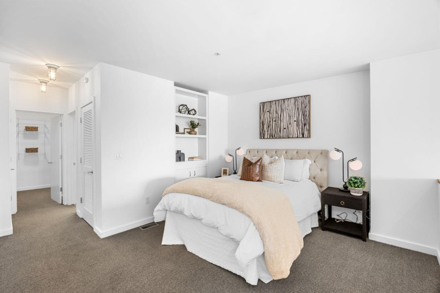 334 Santana ROW 304