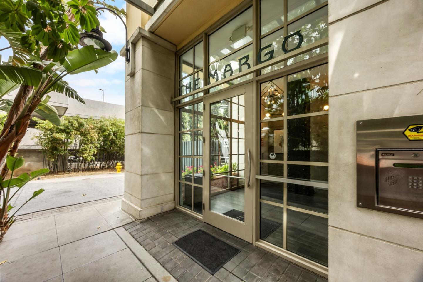 334 Santana ROW 304