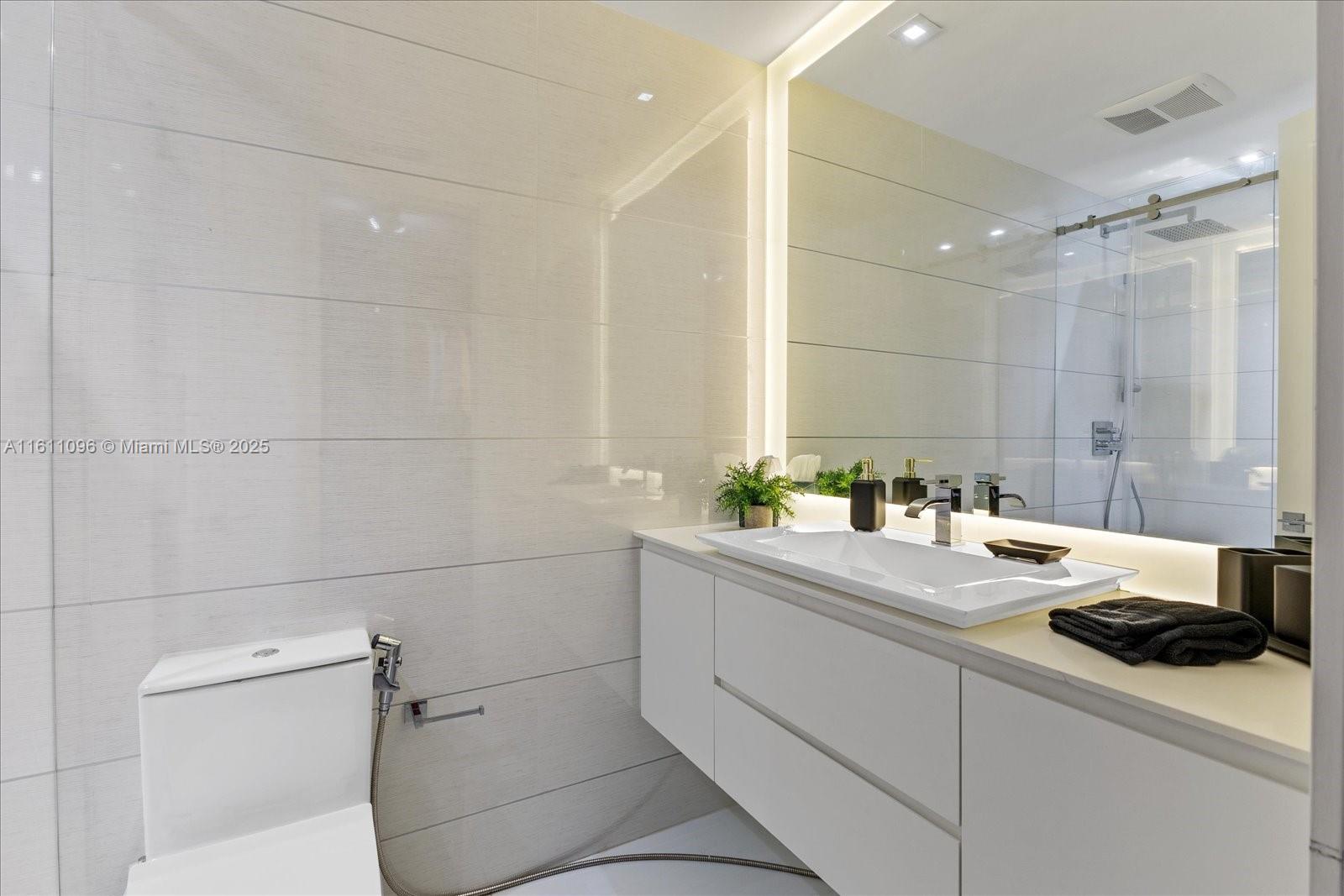 7964 Fisher Island Dr # 7964