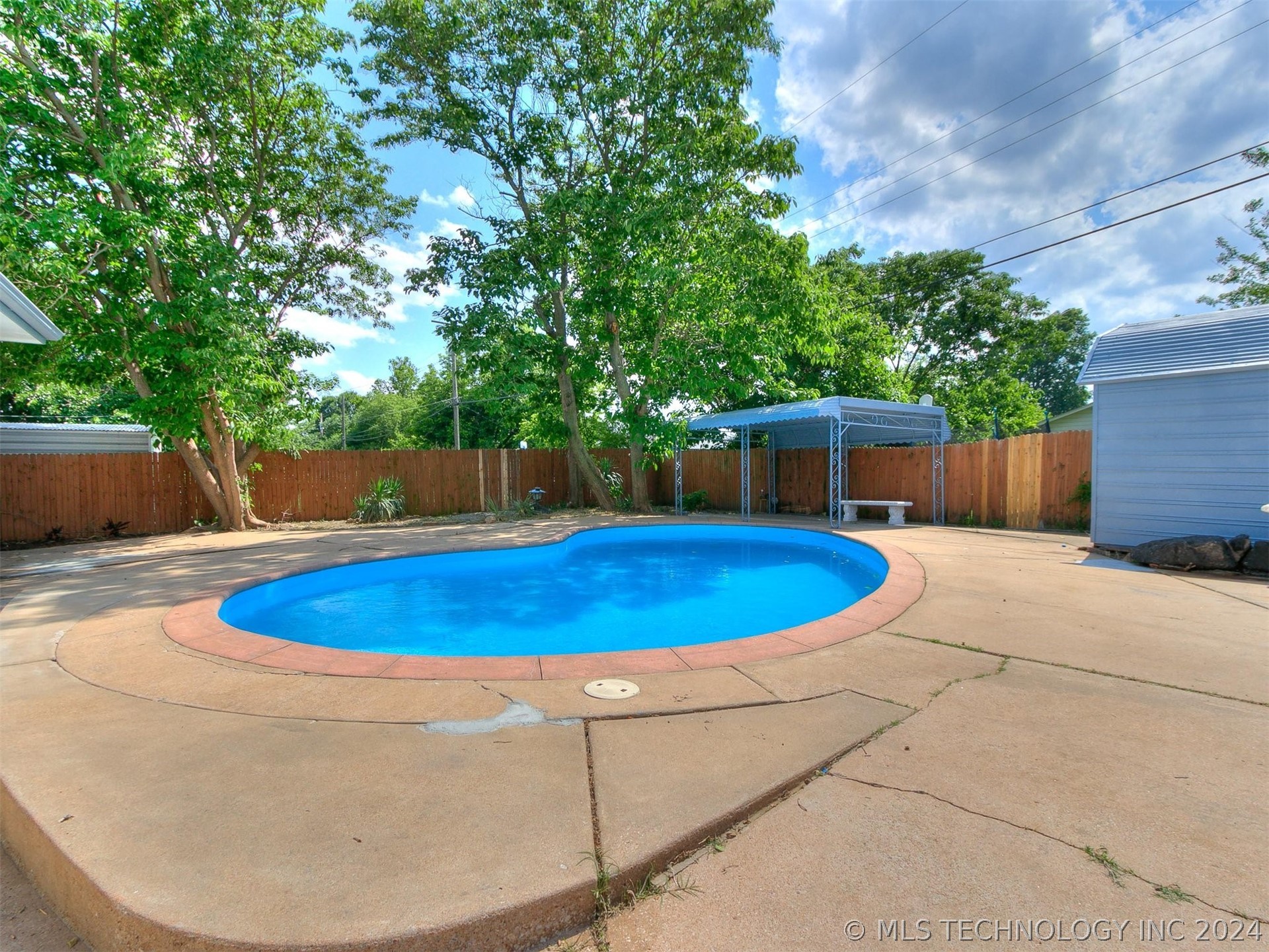 3126 S 70th East Avenue