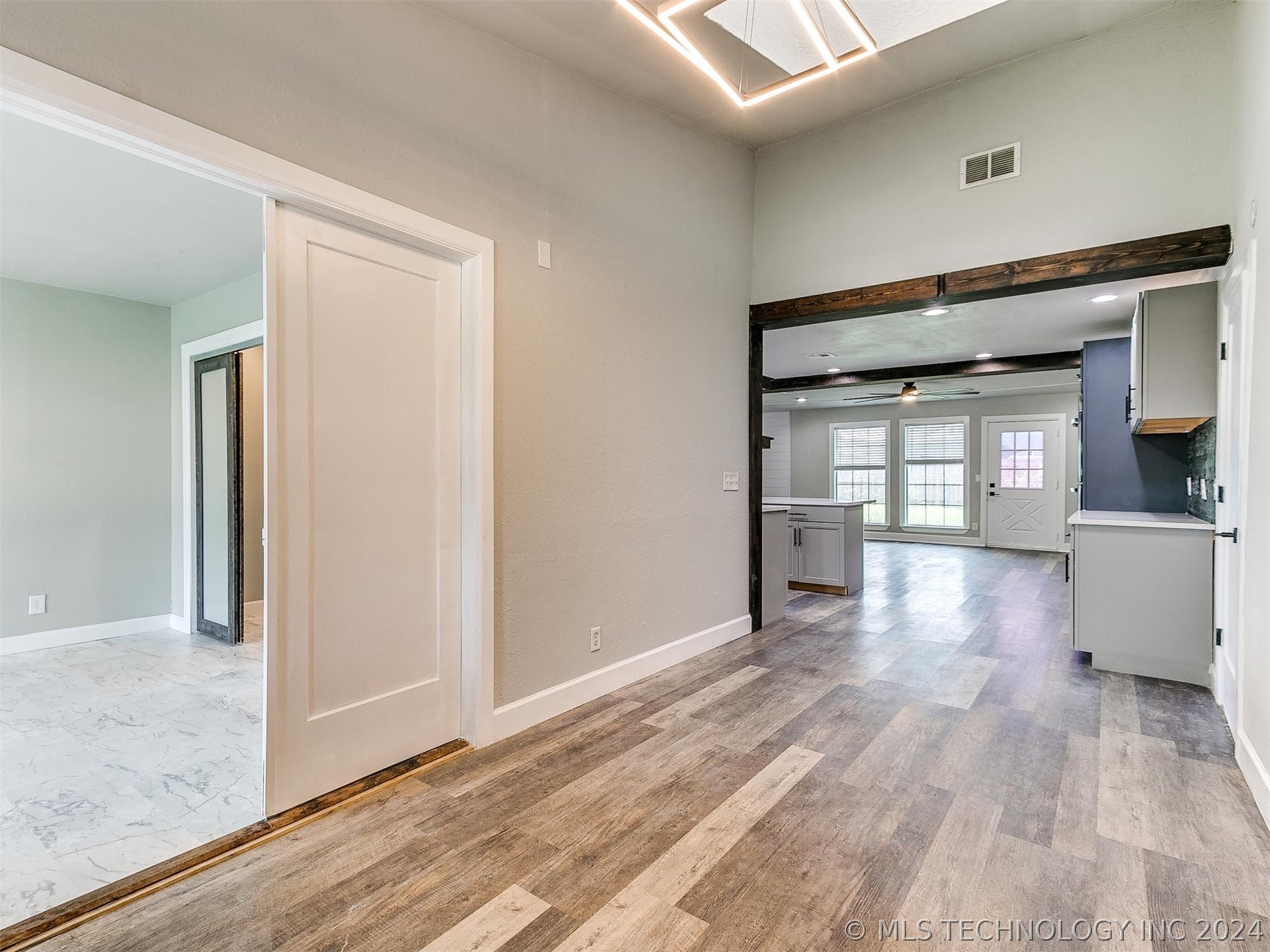 2109 E Reno Street