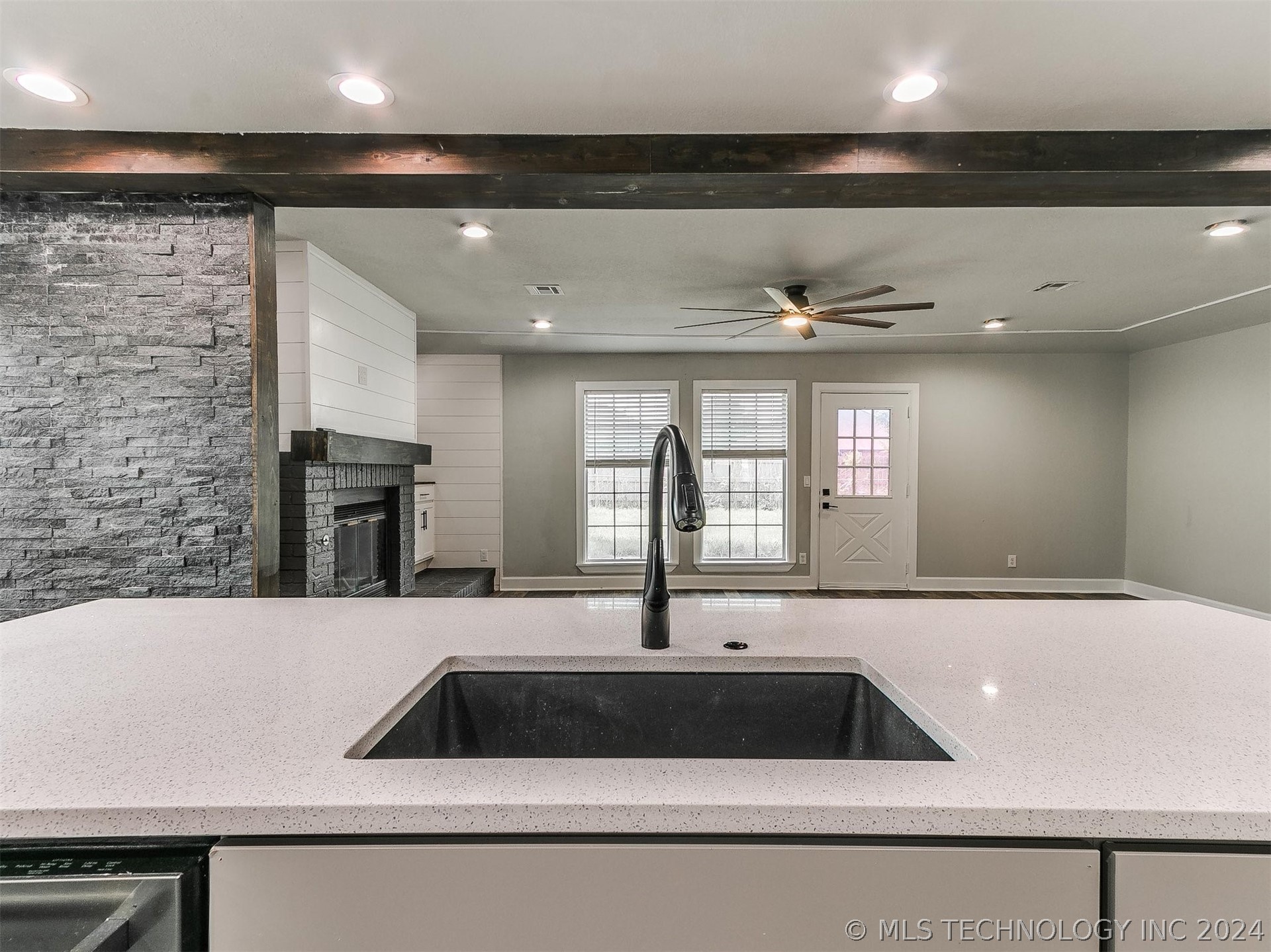 2109 E Reno Street
