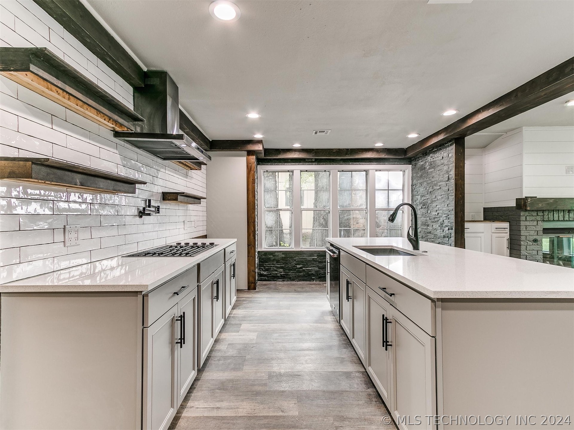2109 E Reno Street
