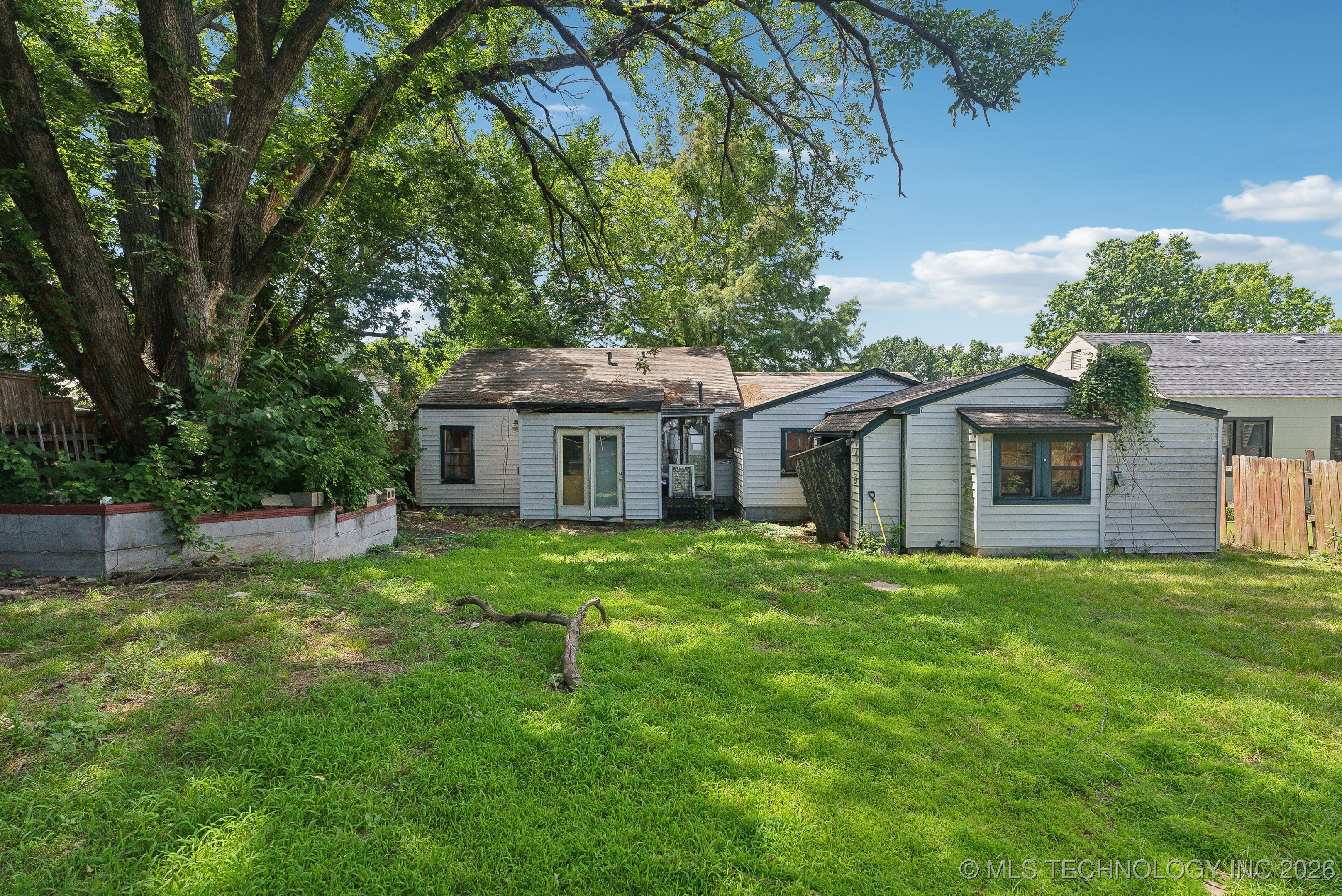 4629 E 14th Place