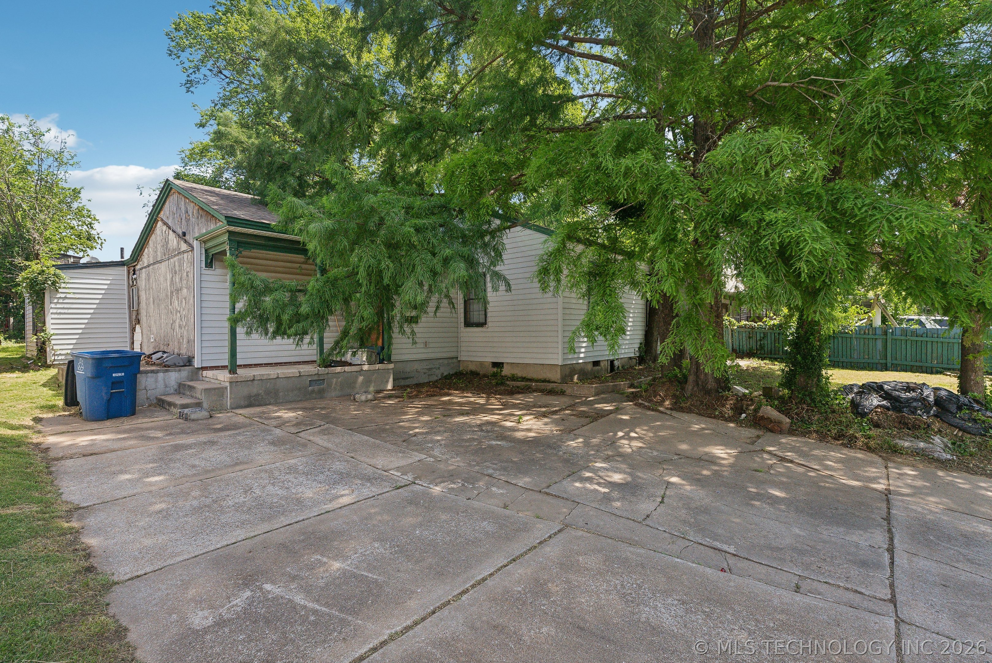 4629 E 14th Place