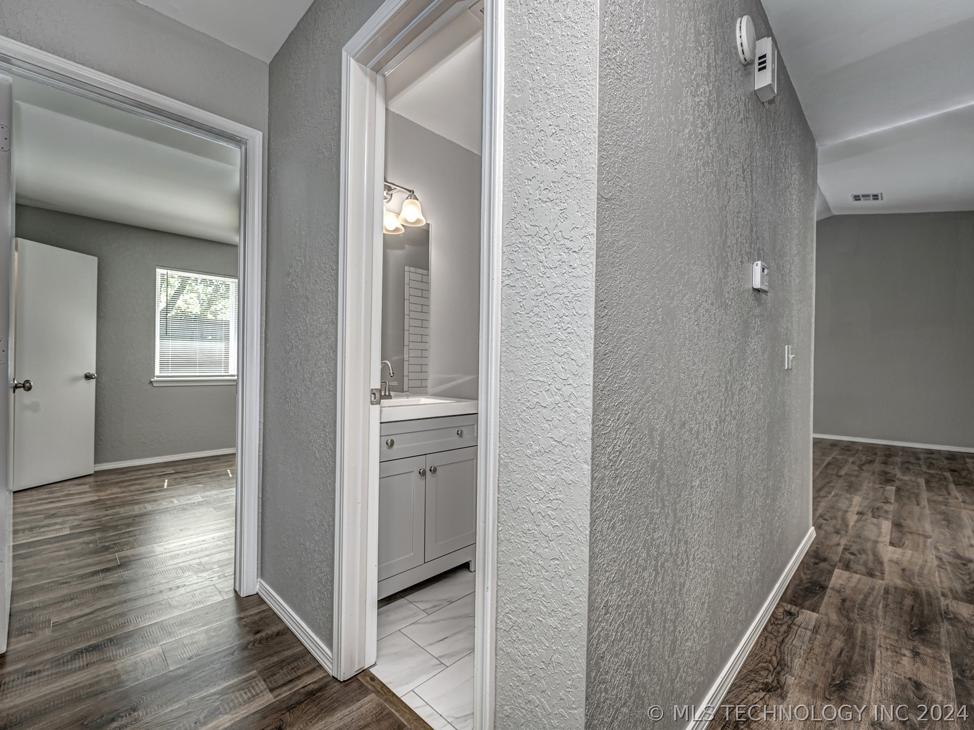 3212 S 140th East Avenue