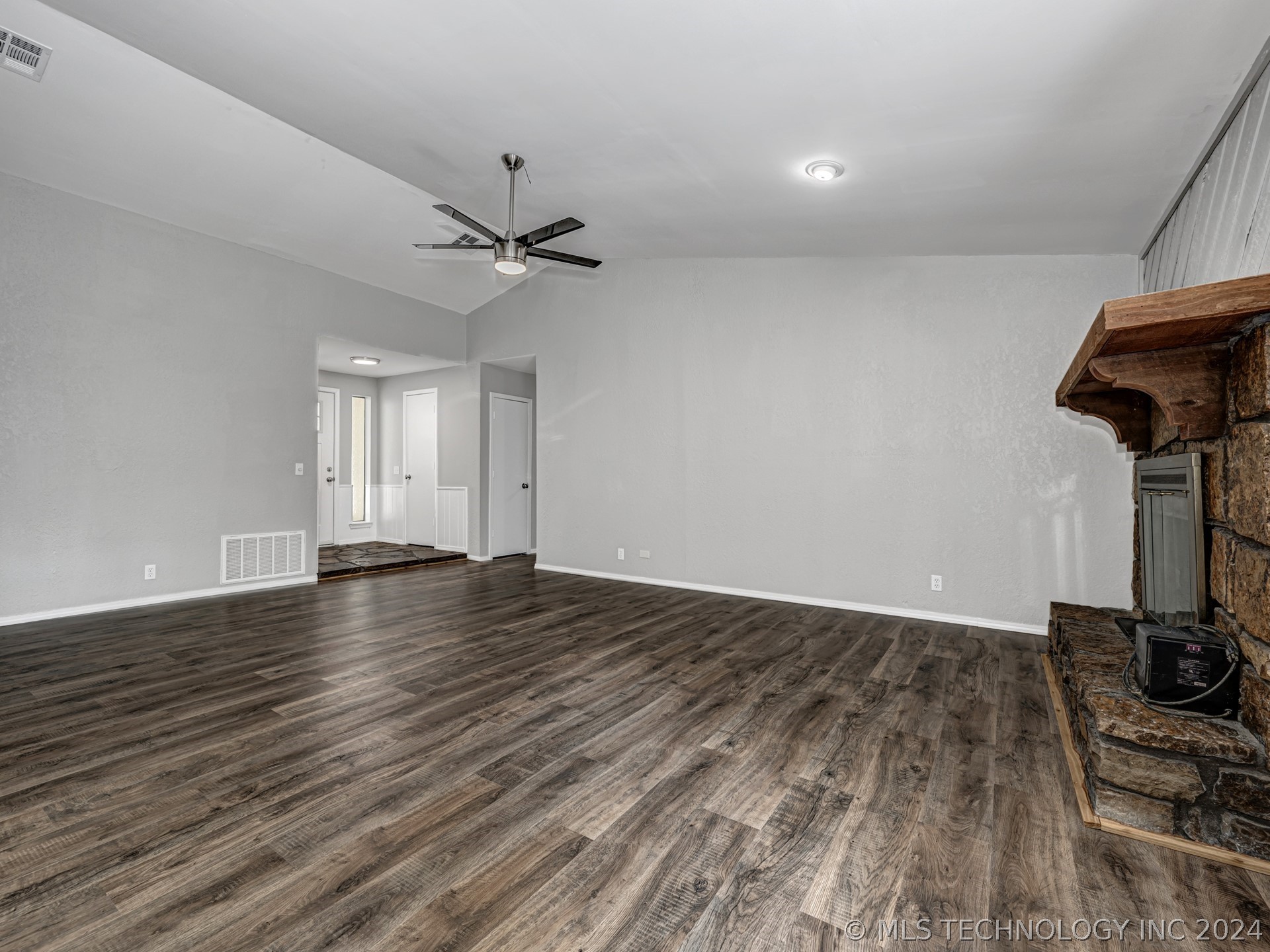 3212 S 140th East Avenue