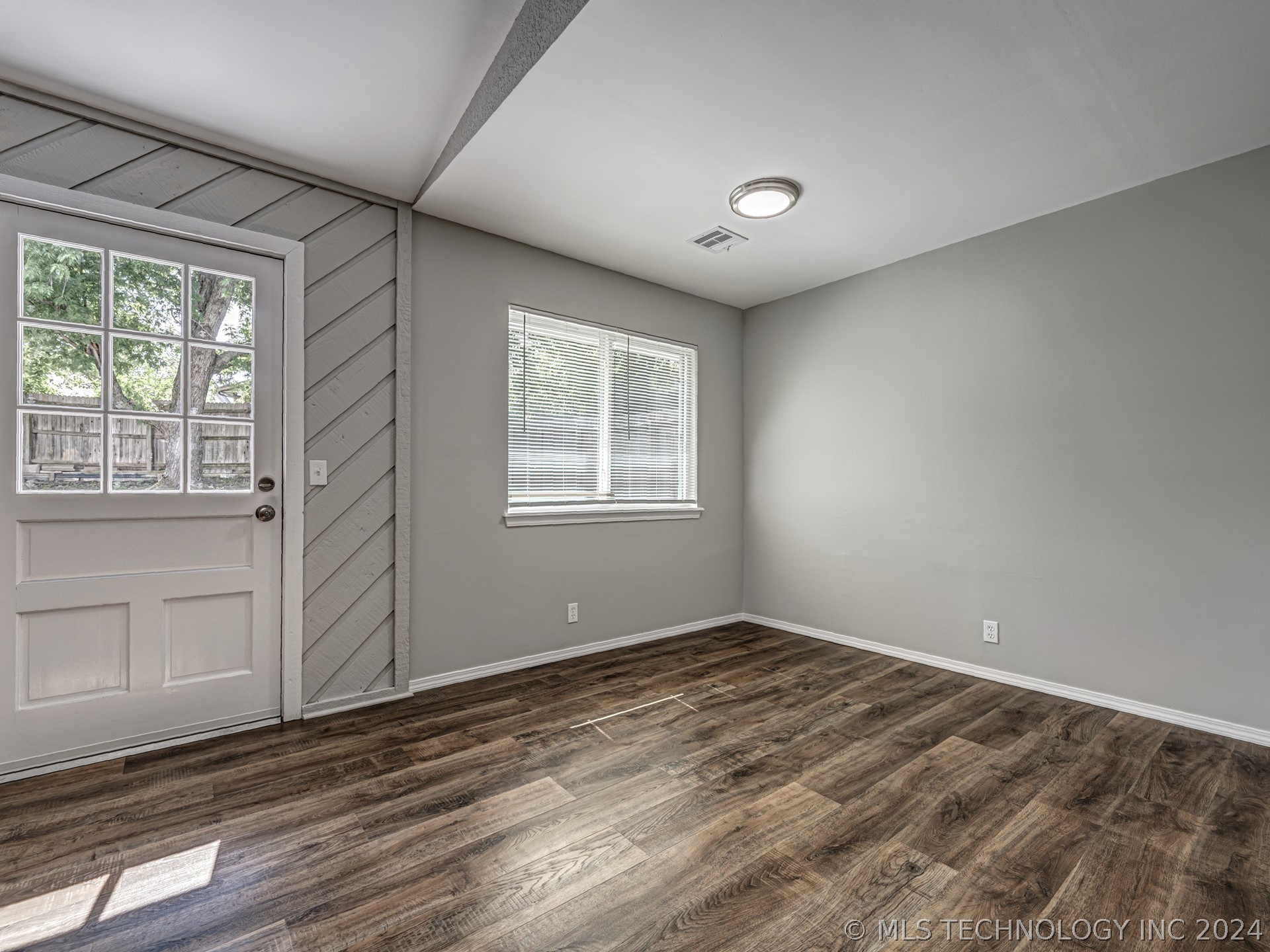 3212 S 140th East Avenue