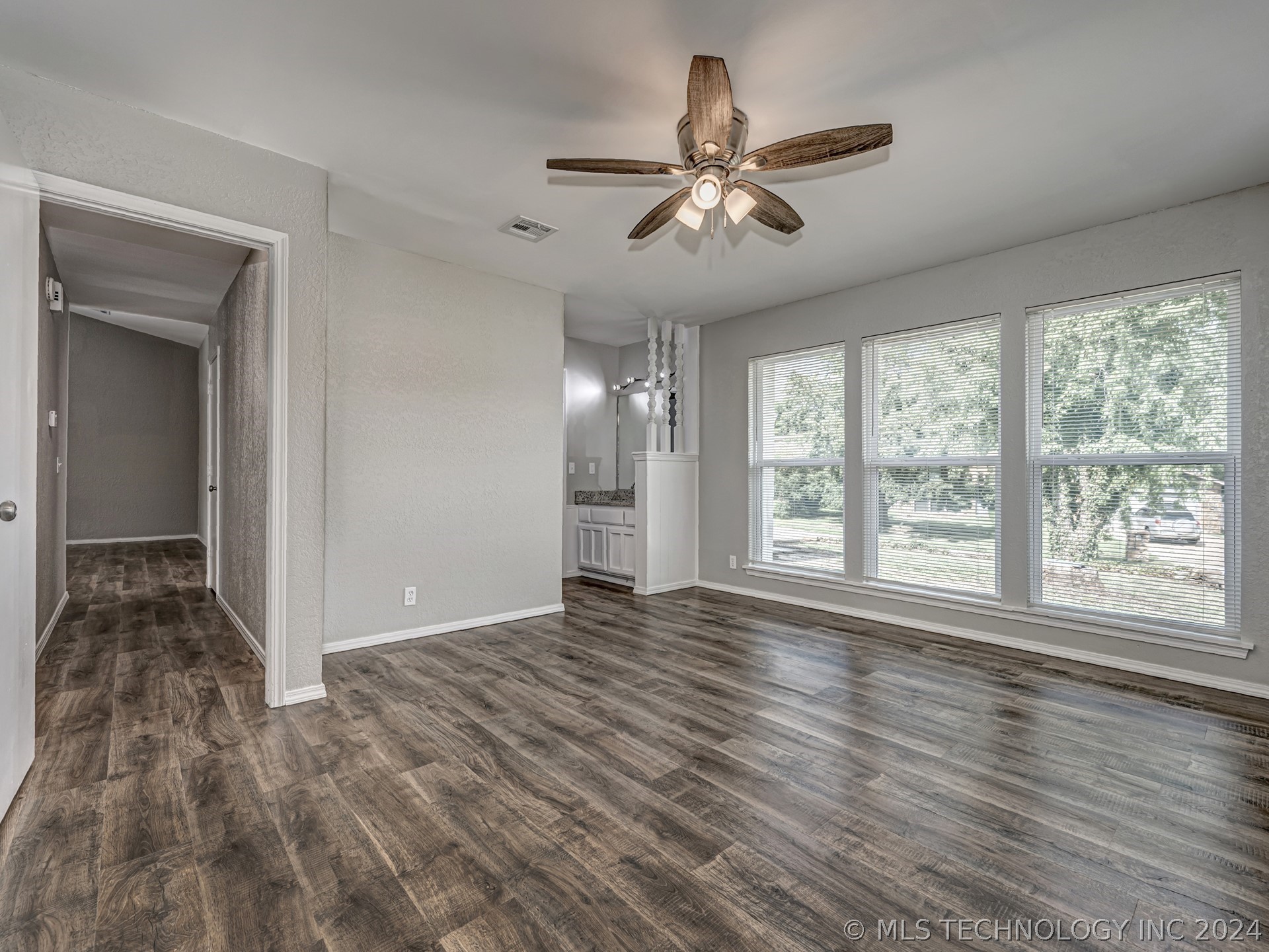 3212 S 140th East Avenue