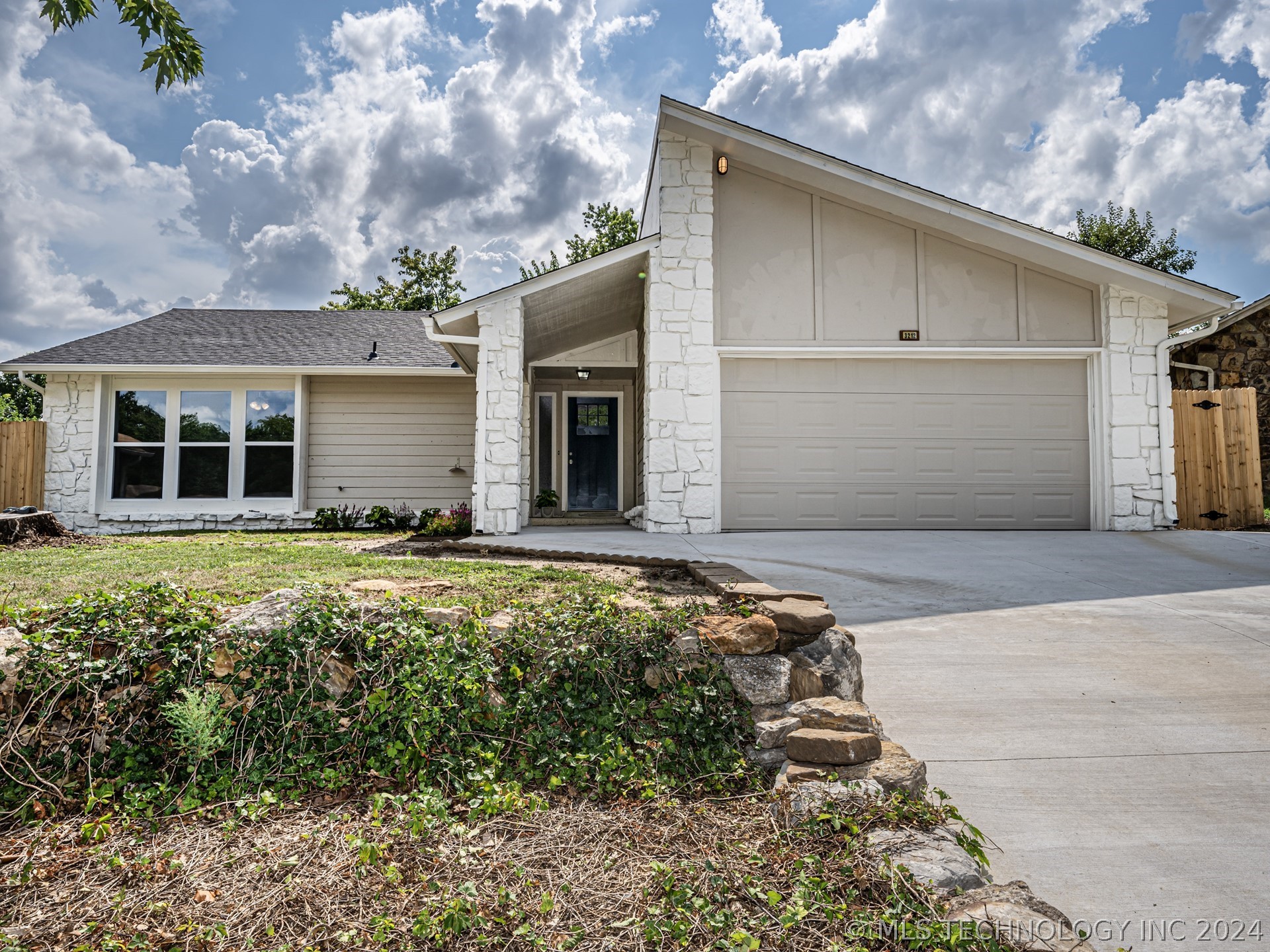 3212 S 140th East Avenue