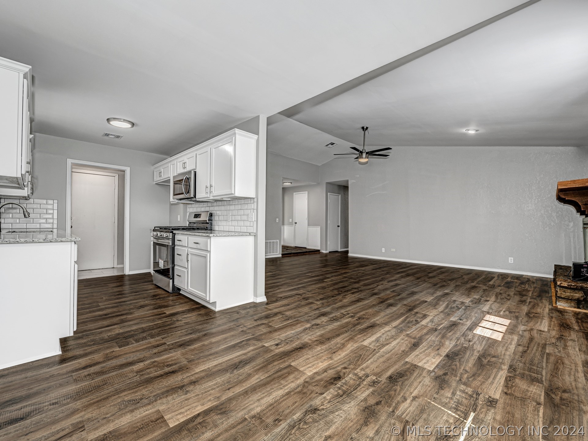 3212 S 140th East Avenue