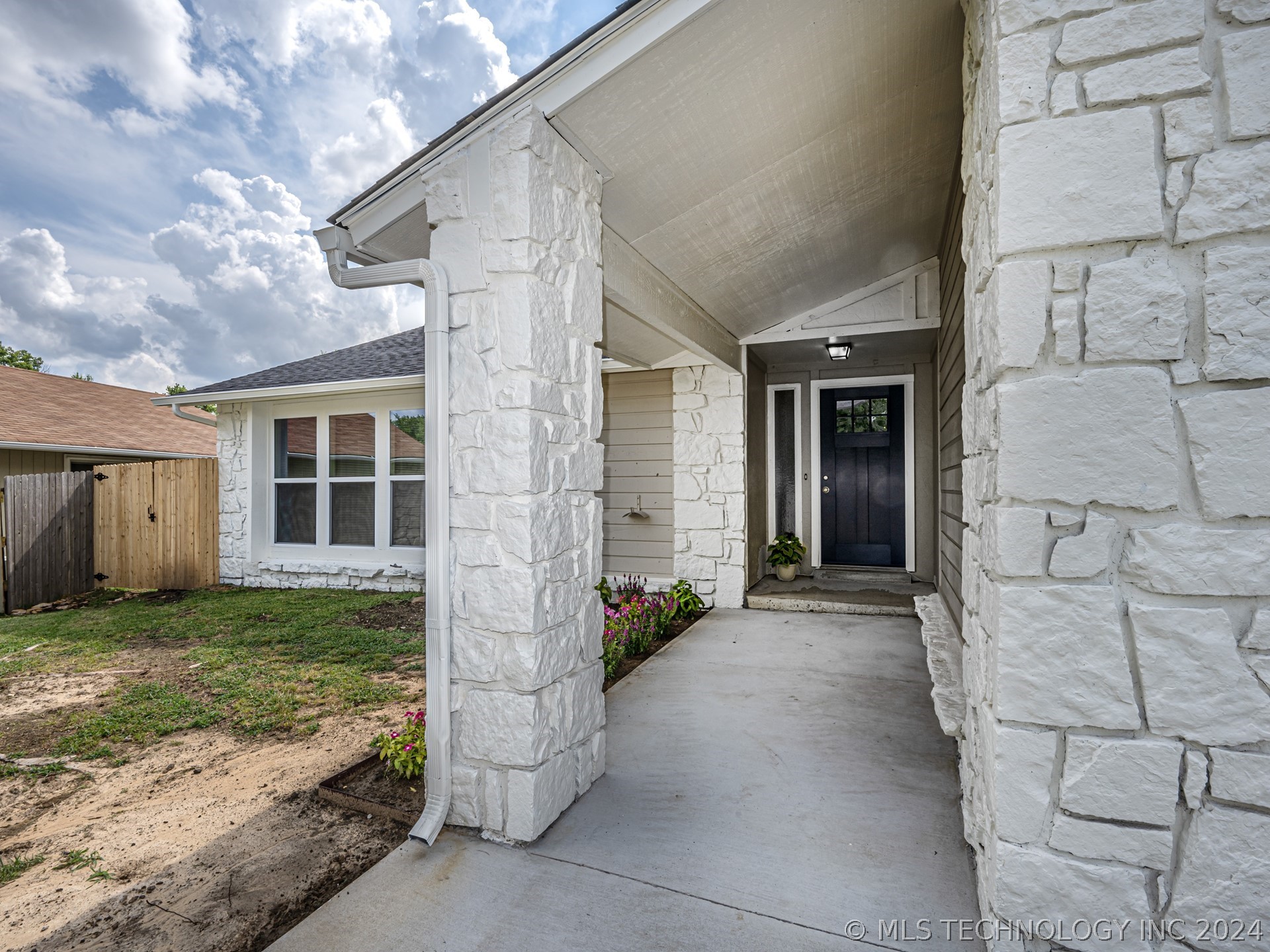 3212 S 140th East Avenue