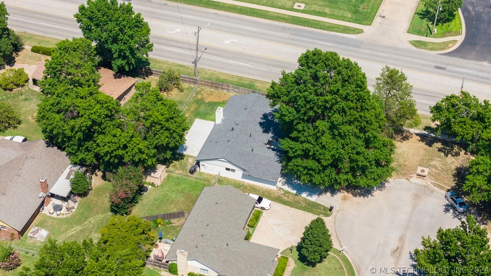 702 W Canton Street