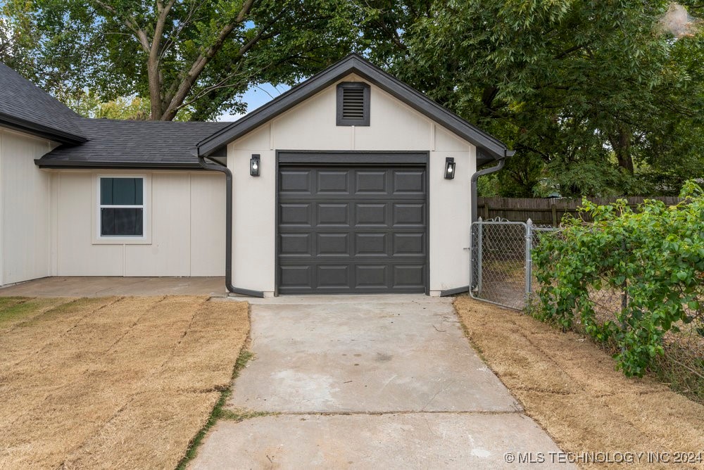 4523 E 4th Place