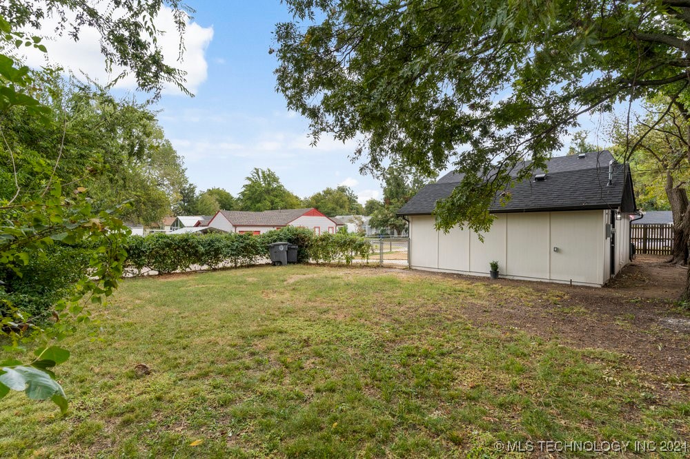 4523 E 4th Place