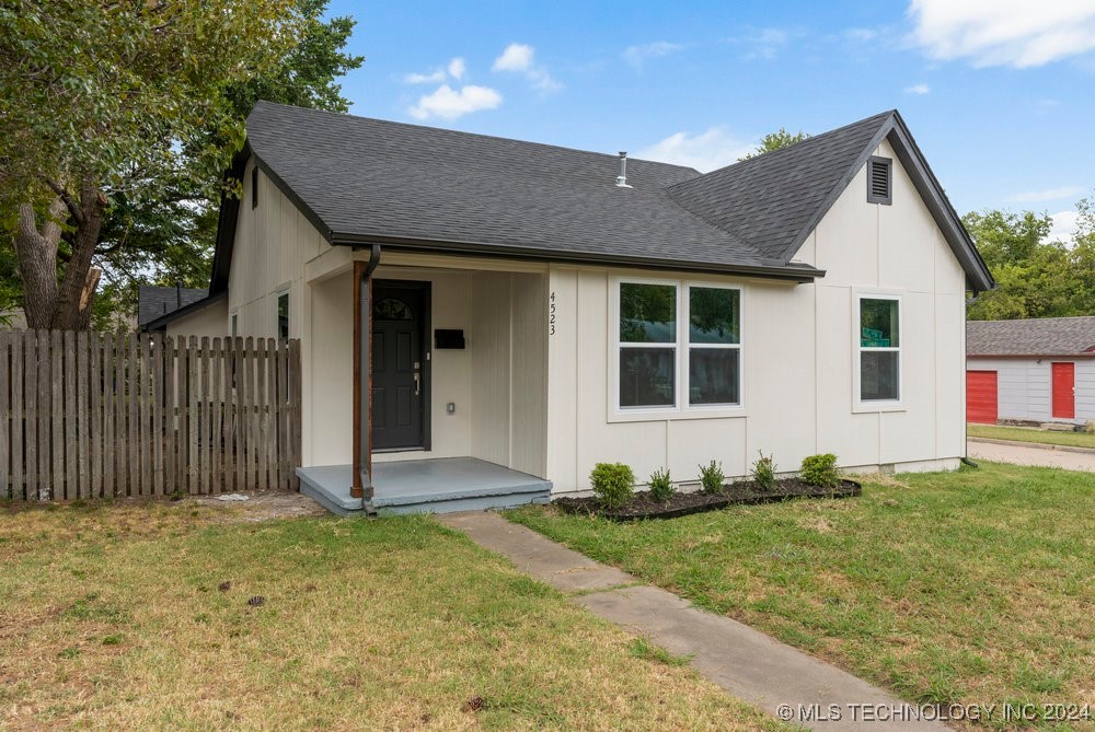 4523 E 4th Place