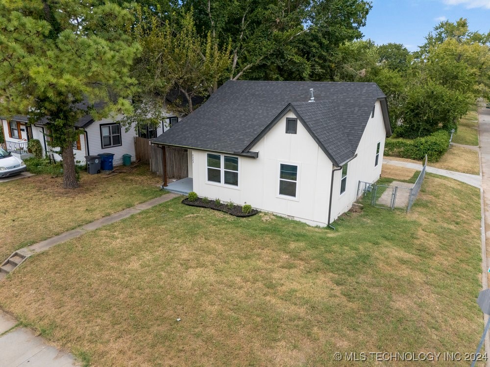 4523 E 4th Place